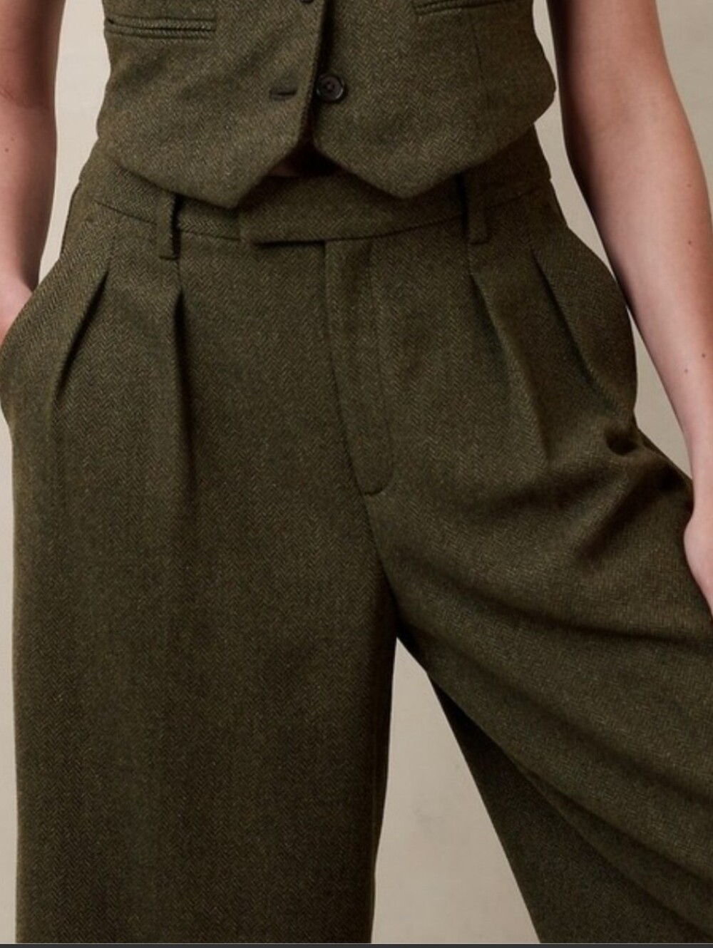 Banana Republic Olive Herringbone Wide-Leg Pleated Trousers, Sz 6